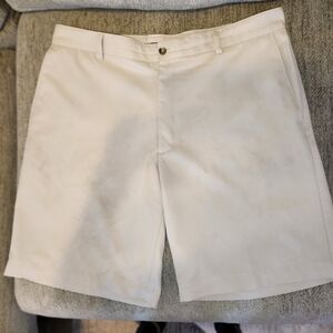 Van Heusen Men's Cream Flat Front Shorts